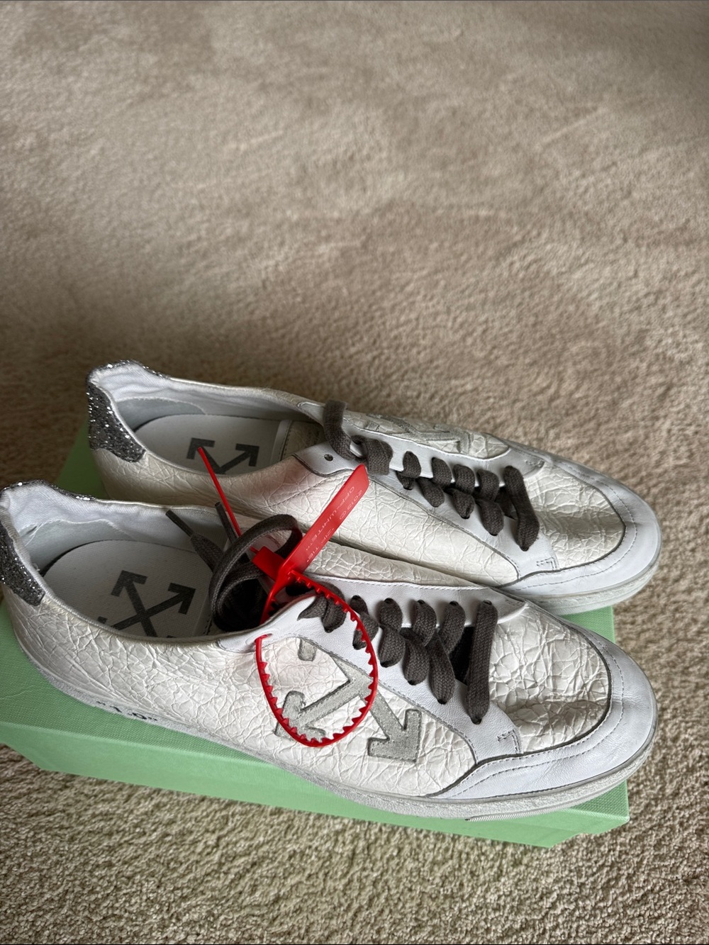 Off-White White Low-Top Leather Sneakers with Red Zip Tag - Men 10.5
